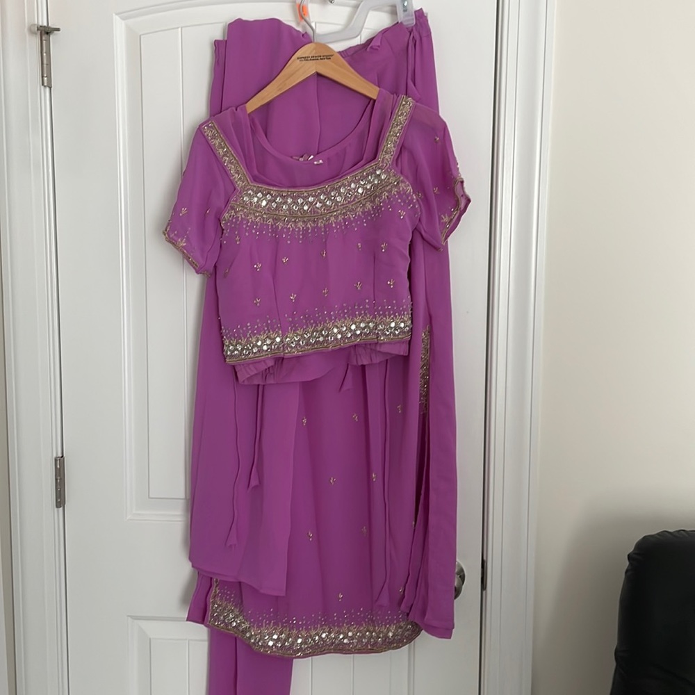 Lahenga. Straight skirt with short top